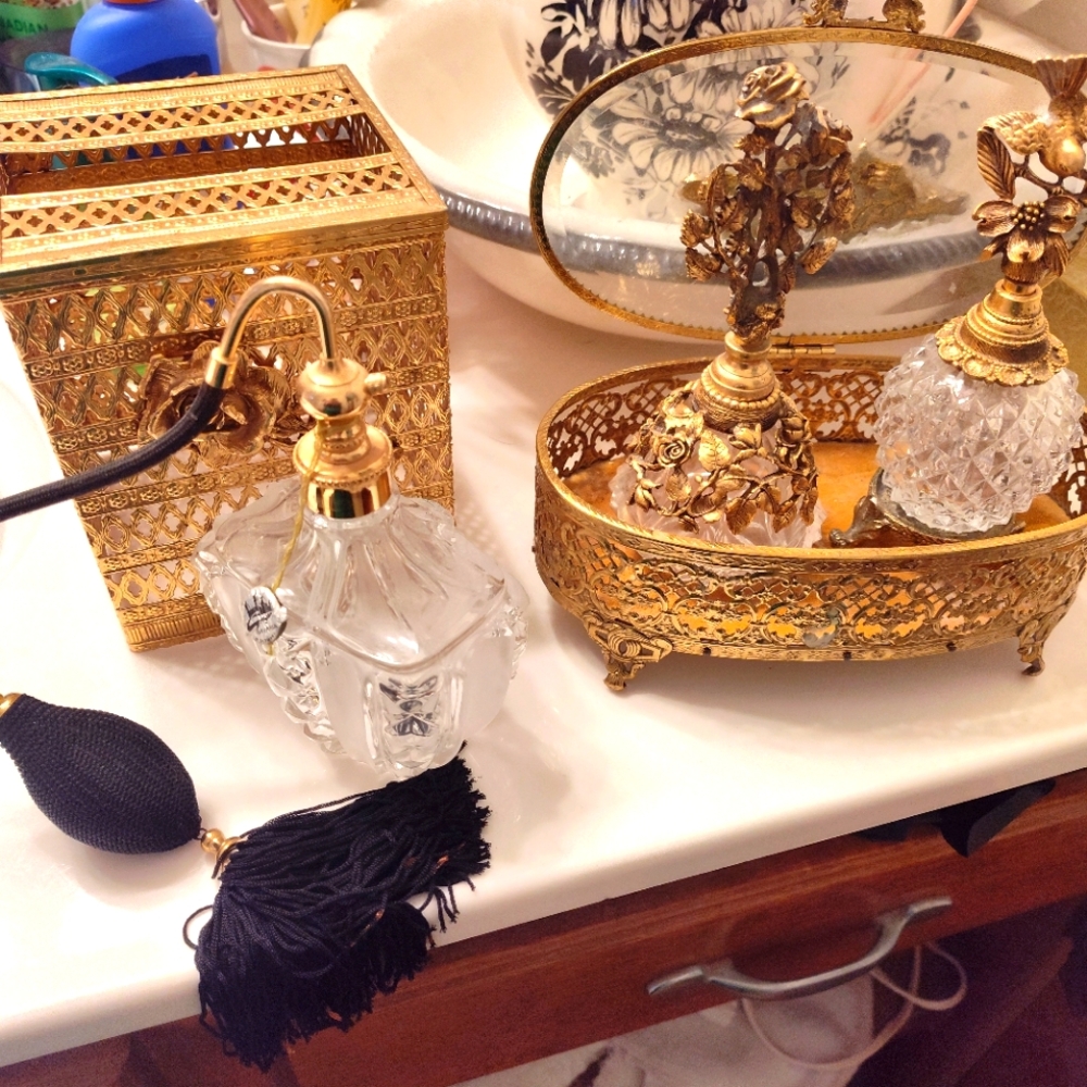 Elegant Vintage Gold Tone and Crystal Perfume Bottle 8 piece Set - Picture 1 of 16
